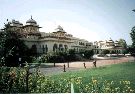 Clic here to see the picture (india00_29.jpg)