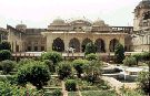 Clic here to see the picture (india00_40.jpg)